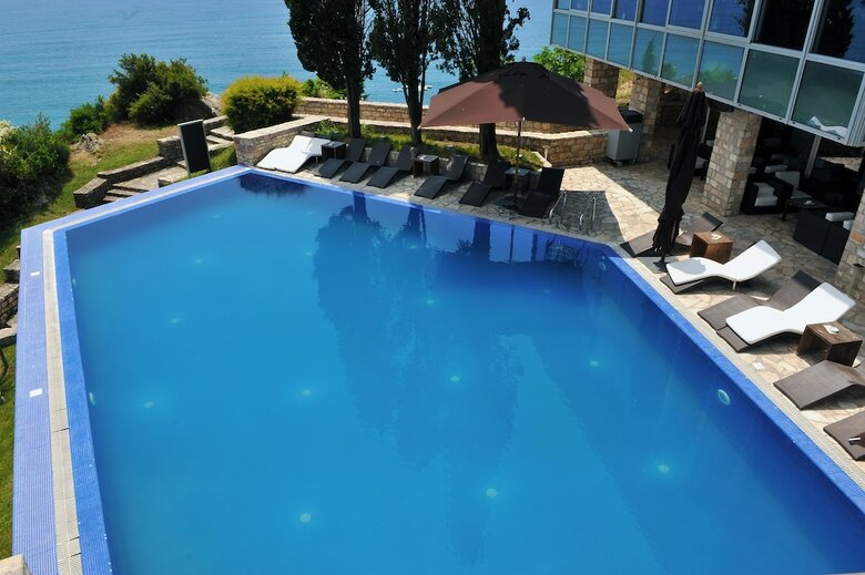Hotel Avala Resort & Villas