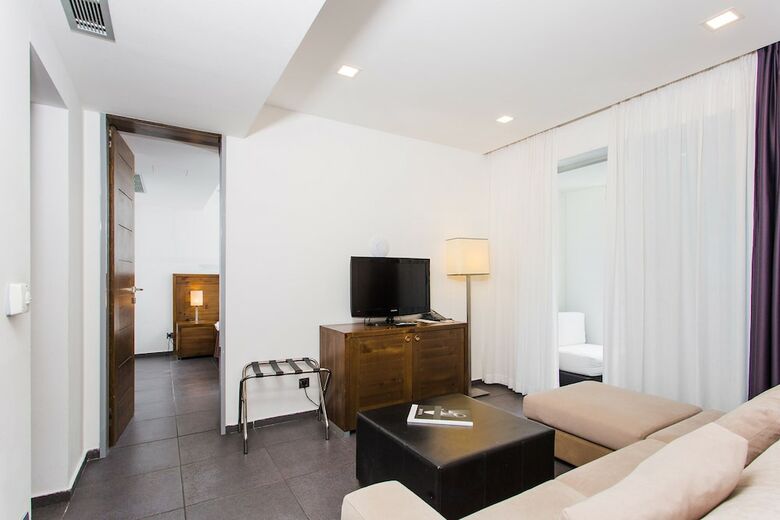Hotel Avala Resort & Villas