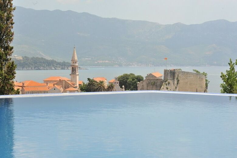 Hotel Avala Resort & Villas