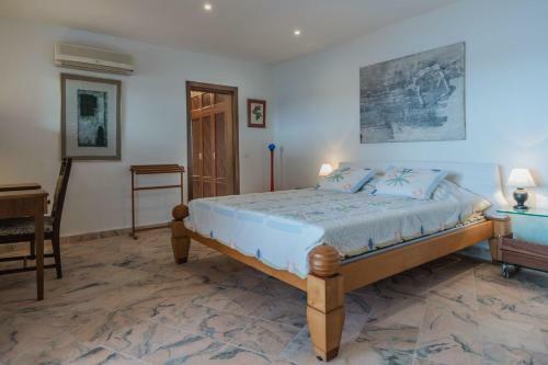 Alcudia Villa Sleeps 8 Pool Wifi