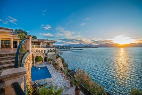 Alcudia Villa Sleeps 8 Pool Wifi