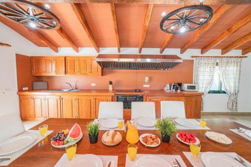 Villa Sunset / Can Tirenet