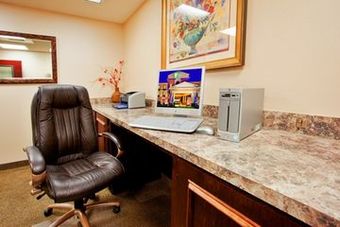 Holiday Inn Express Hotel & Suites Chesapeake