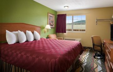 Ramada Limited Chattanooga Hot