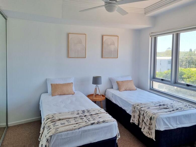Hotel Pumicestone Blue