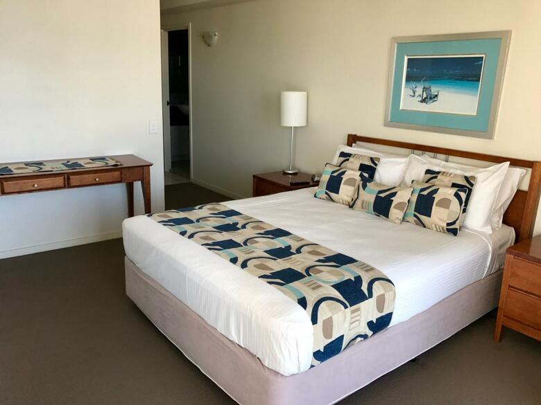 Hotel Pumicestone Blue