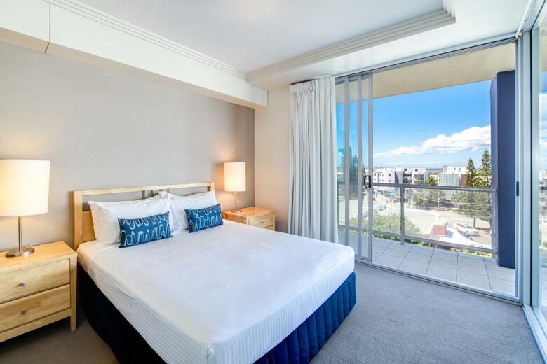 Hotel Pumicestone Blue
