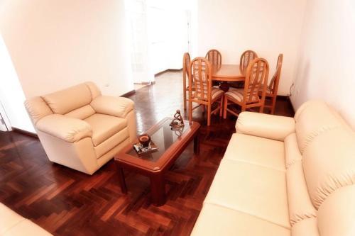 Apartamento Cerro Colorado 3 Dormitorios