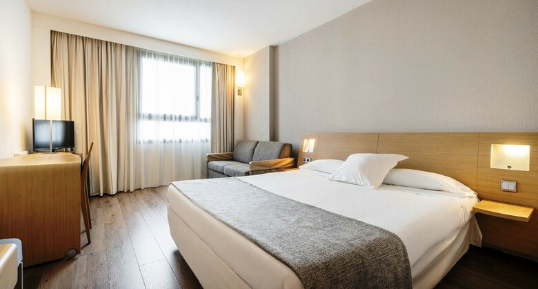 Hotel Ilunion Valencia 4