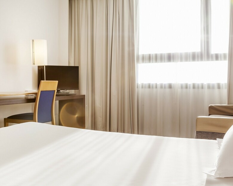 Hotel Ilunion Valencia 4