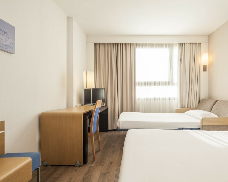 Hotel Ilunion Valencia 4