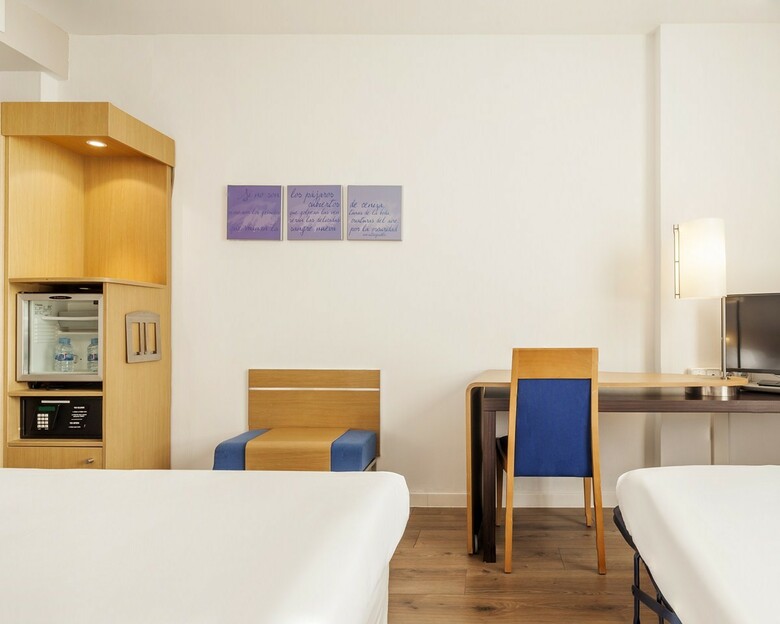 Hotel Ilunion Valencia 4