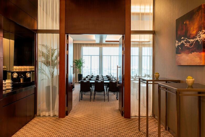 Hotel Pullman Mall Of The Emirates
