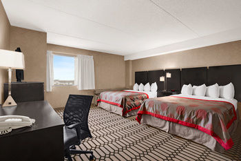 Ramada Plaza Fargo Hotel And C