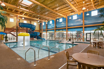 Ramada Plaza Fargo Hotel And C
