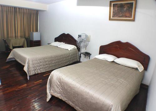 Hotel Hostal La Villa Inn