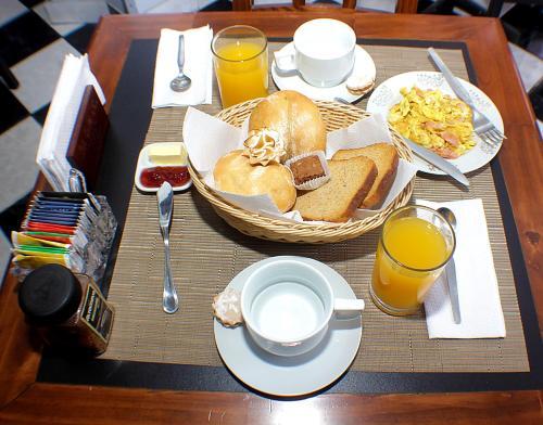 Hotel Hostal La Villa Inn