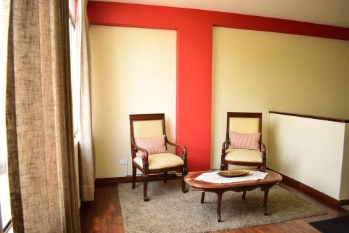 Hotel Hostal La Villa Inn