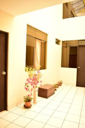 Hotel Hostal La Villa Inn