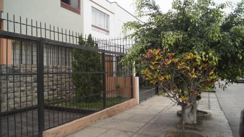Bed & Breakfast Casa De Hospedaje Los Lirios