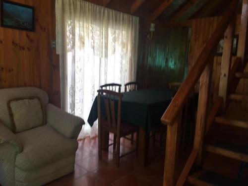 Hotel Caba�as Las Palmeras 1 C�huil