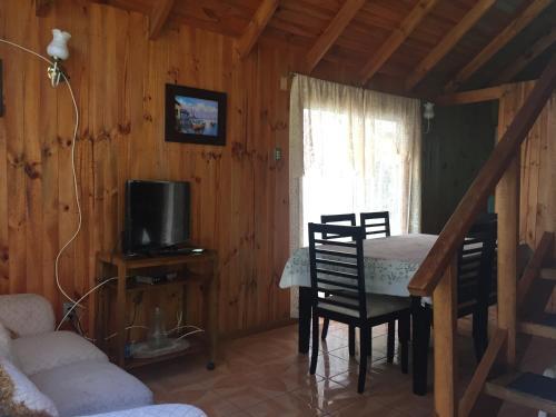 Hotel Caba�as Las Palmeras 1 C�huil