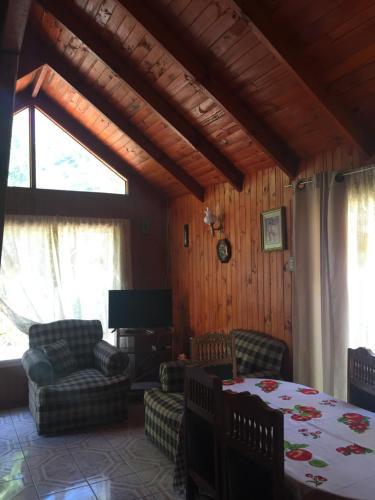 Hotel Caba�as Las Palmeras 1 C�huil