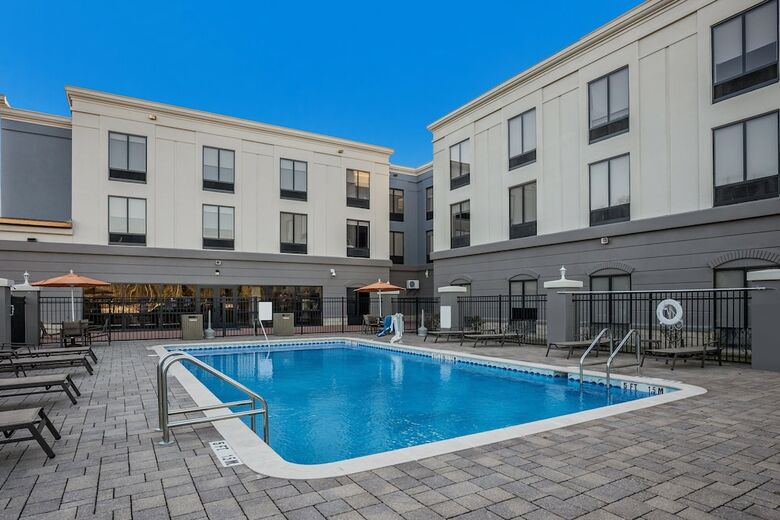 Holiday Inn Express Hotel & Suites Perry