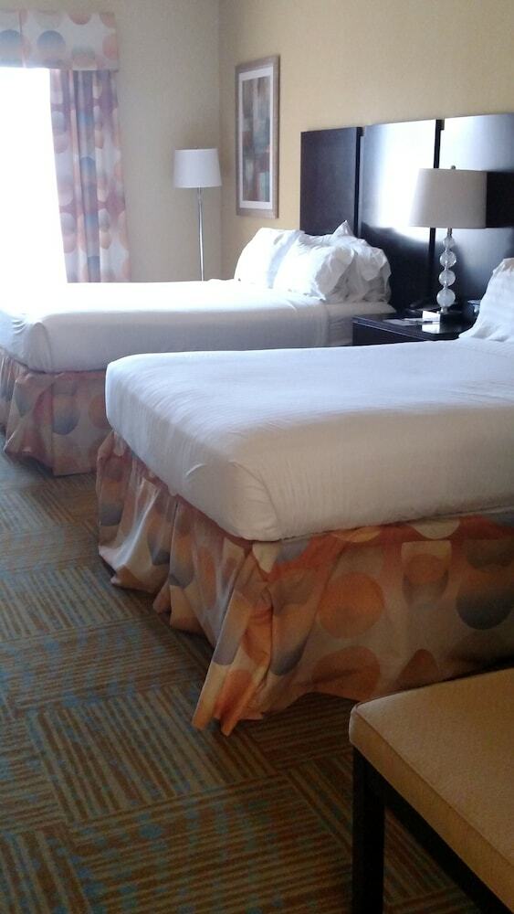Holiday Inn Express Hotel & Suites Perry
