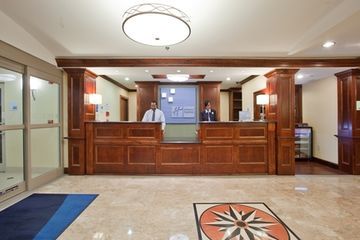 Holiday Inn Express Hotel & Suites Fredericksburg
