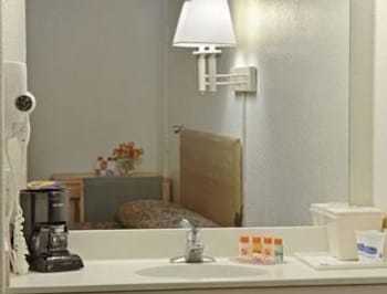 Hotel Howard Johnson Express Galveston Texas