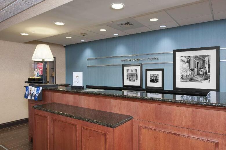 Hotel Hampton Inn & Suites Grand Rapids-airport 28th St