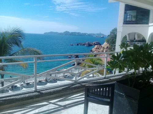 Hotel Torres Gemelas (omega)