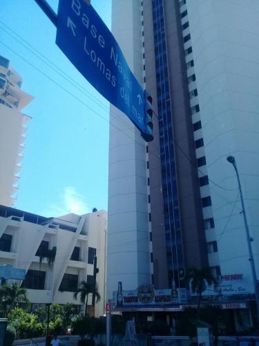 Hotel Torres Gemelas (omega)