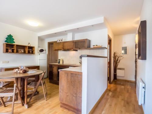 Esquirol Apartments