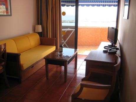Apartamentos Amadores Beach