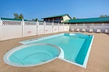 Hotel Howard Johnson Inn Gananoque