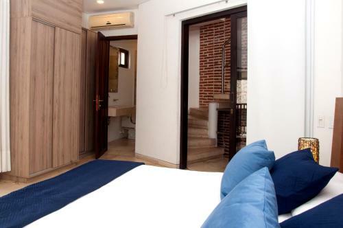 Old City 4 Bedroom Mansion