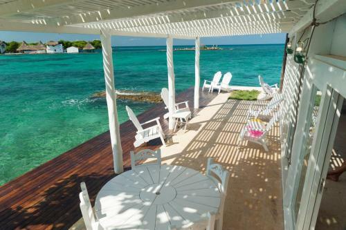 Isla Rosa Boutique By Nomad Guru