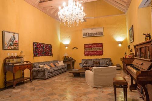 Charming Old City 4 Bedroom Chateau