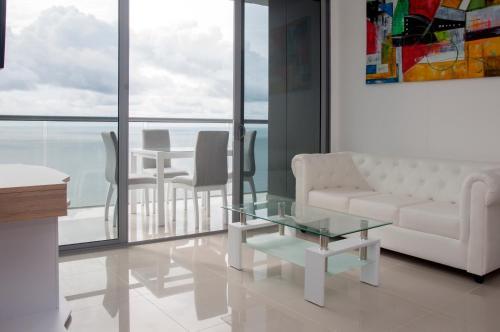 2 Bedroom Luxury Apartment On The Beach