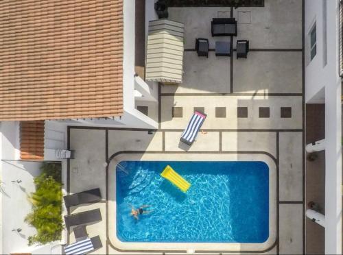 Suite Julio Apartments Apts