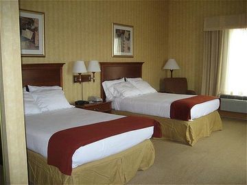 Holiday Inn Express Hotel & Suites Woodbridge