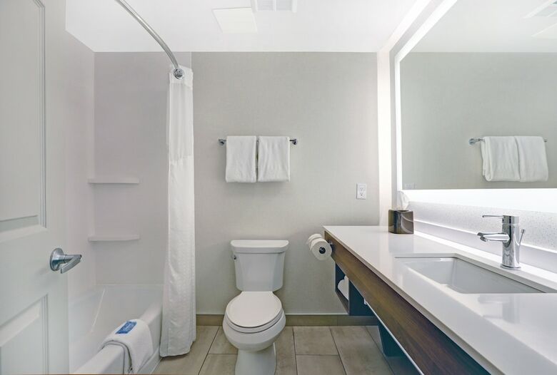 Hotel Holiday Inn Express Whitby Oshawa