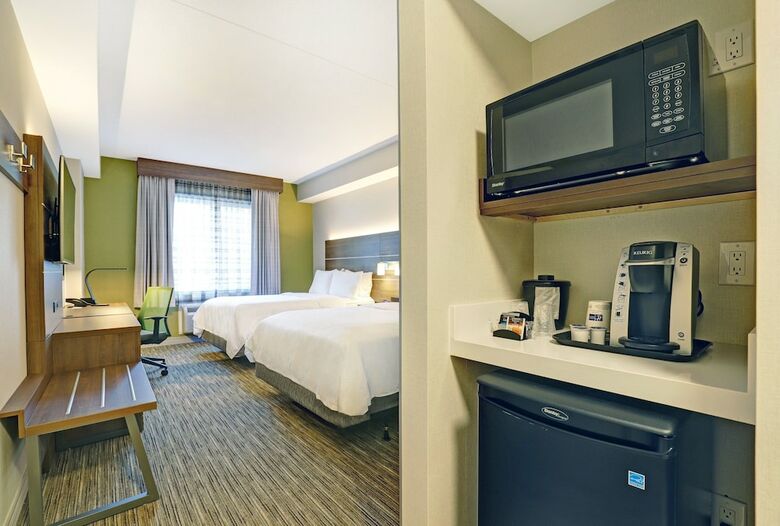 Hotel Holiday Inn Express Whitby Oshawa