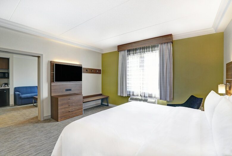 Hotel Holiday Inn Express Whitby Oshawa