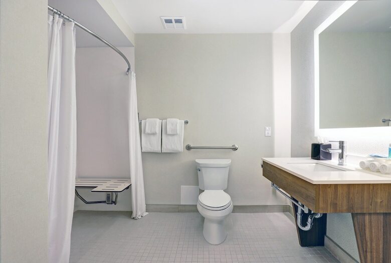 Hotel Holiday Inn Express Whitby Oshawa