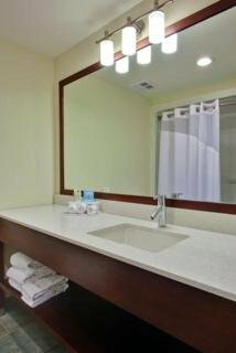 Hotel Holiday Inn Express Whitby Oshawa