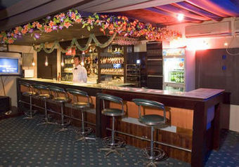 Poly White Rose Hotel