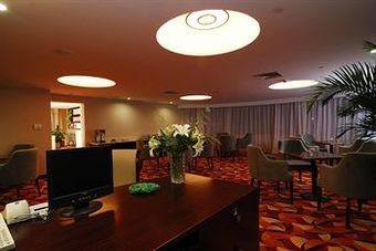 Poly White Rose Hotel